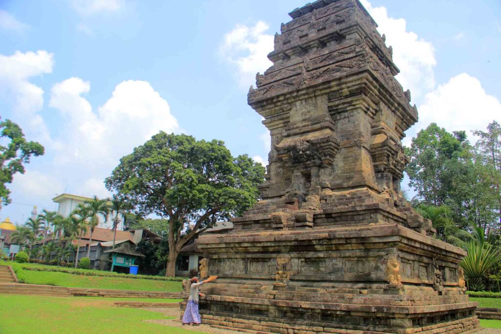 Harga Tiket & Lokasi Candi Kidal (sumber: Traveling Yuk)