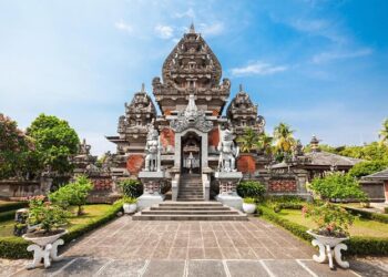 TMII (sumber: Viator)