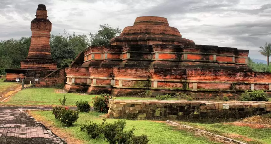 candi_muaratakus