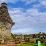 Candi Penataran: Candi Termegah dan Terluas di Jawa Timur (sumber: Tempat Wisata)
