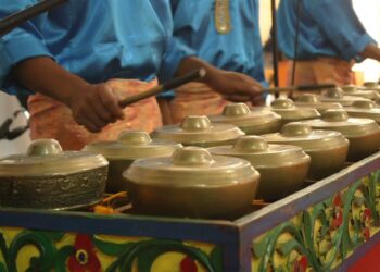 Alat Musik Talempong (sumber: Indonesia Kaya)