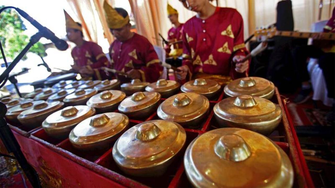 Talempong Alat Musik Pukul Tradisional Minangkabau Balai Pelestarian Nilai Budaya Sumatera Barat