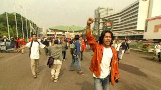 Tragedi Trisakti 1998: Kronologi, Penyebab, & Dampaknya (sumber: BBC)