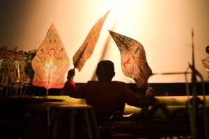 Wayang Kulit (sumber: Kompas)
