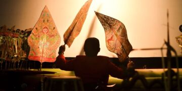 Wayang Kulit (sumber: Kompas)