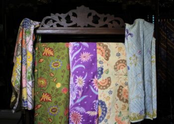 6 Motif Batik Pekalongan, Ciri Khas, & Makna di Baliknya