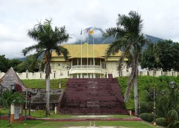 Kerajaan Ternate : Sejarah, Masa Kejayaan & Peninggalannya