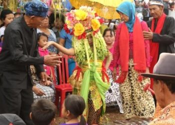 Tari Seblang : Sejarah, Makna, Properti & Pola Lantai