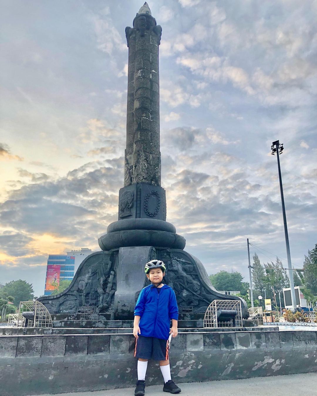 Tugu Muda Semarang: Sejarah, Arsitektur & Wisatanya