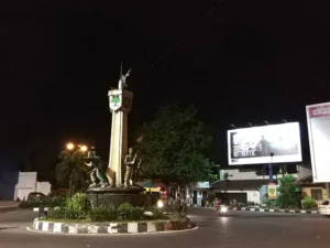 Tugu Kartasura di malam hari